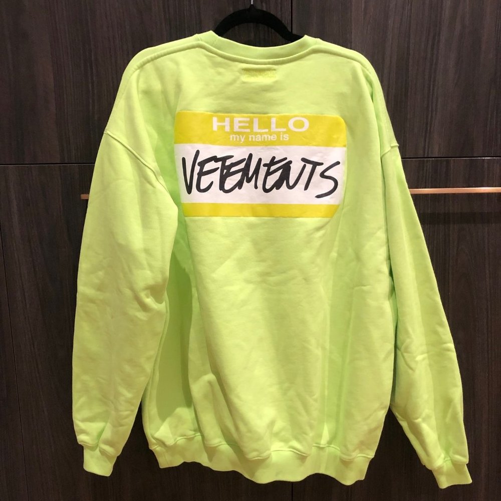 VETEMENTS Hello My Name is Sweatshirt